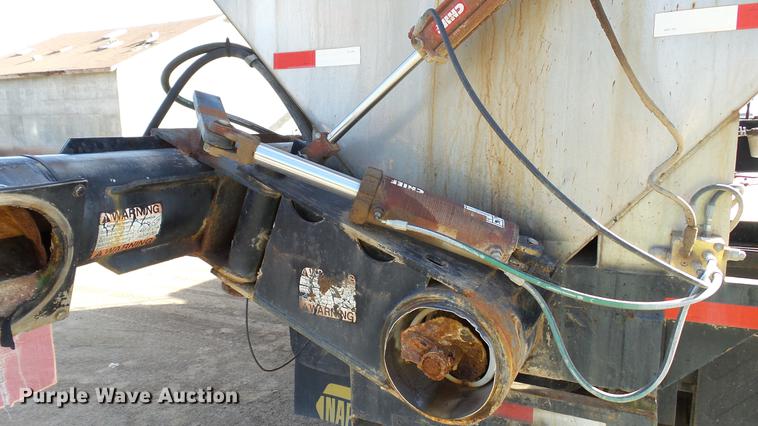 image for item DC1007 1997 Freightliner FLD tender truck