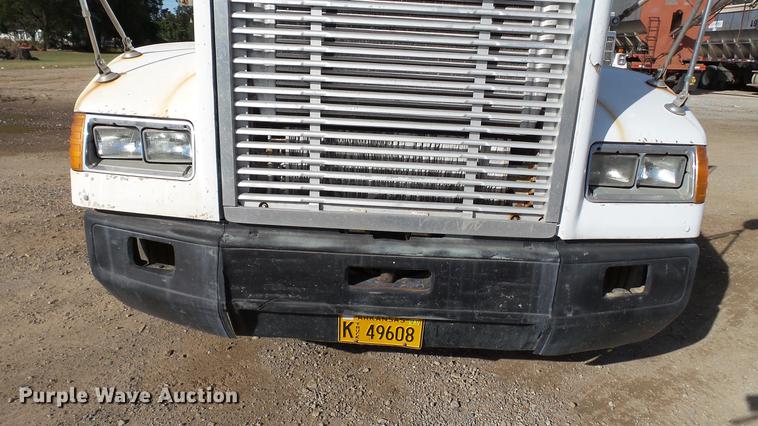 image for item DC1007 1997 Freightliner FLD tender truck