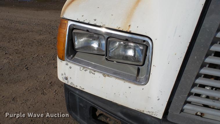 image for item DC1007 1997 Freightliner FLD tender truck