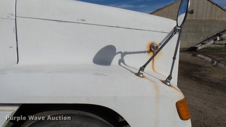 image for item DC1007 1997 Freightliner FLD tender truck