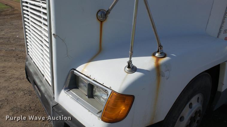 image for item DC1007 1997 Freightliner FLD tender truck