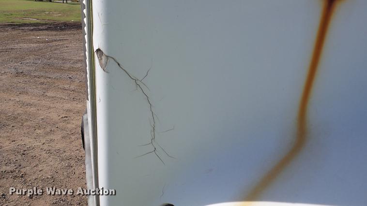 image for item DC1007 1997 Freightliner FLD tender truck