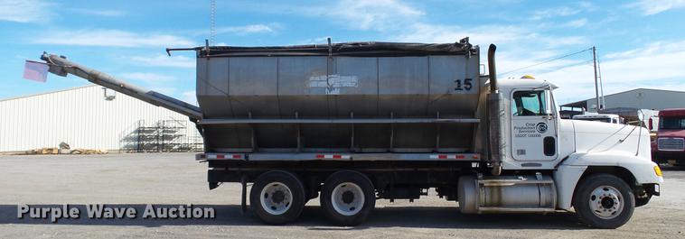 image for item DC1009 1996 Freightliner FLD tender truck