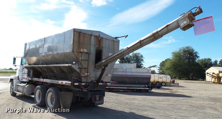 image for item DC1009 1996 Freightliner FLD tender truck