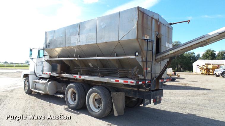 image for item DC1009 1996 Freightliner FLD tender truck