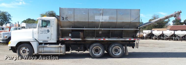 image for item DC1009 1996 Freightliner FLD tender truck