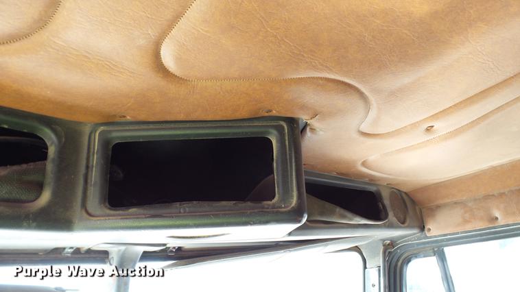 image for item DC1009 1996 Freightliner FLD tender truck