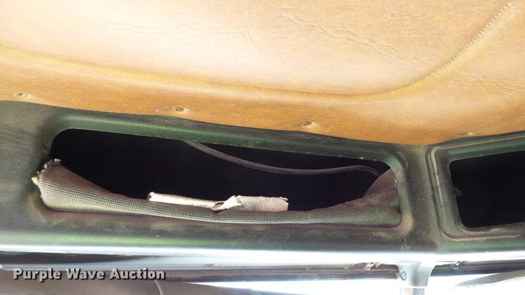 image for item DC1009 1996 Freightliner FLD tender truck