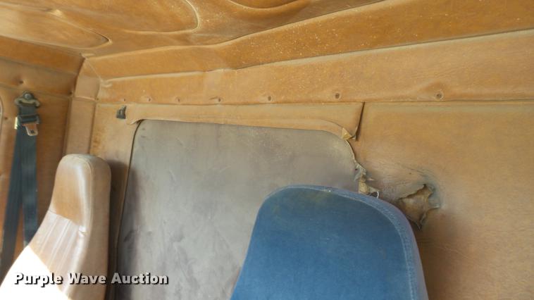 image for item DC1009 1996 Freightliner FLD tender truck