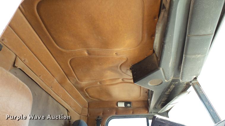 image for item DC1009 1996 Freightliner FLD tender truck