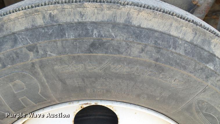 image for item DC1009 1996 Freightliner FLD tender truck