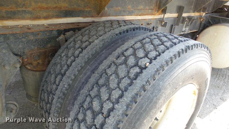 image for item DC1009 1996 Freightliner FLD tender truck