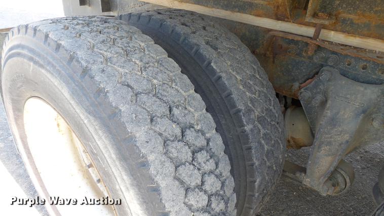 image for item DC1009 1996 Freightliner FLD tender truck