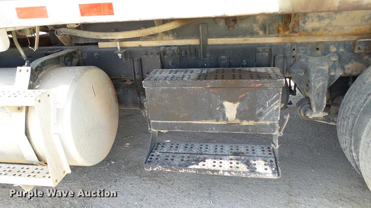 image for item DC1009 1996 Freightliner FLD tender truck