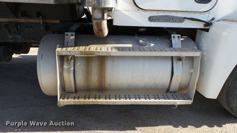 image for item DC1009 1996 Freightliner FLD tender truck