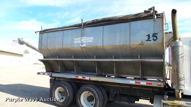 image for item DC1009 1996 Freightliner FLD tender truck