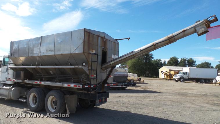 image for item DC1009 1996 Freightliner FLD tender truck