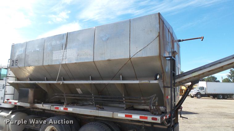 image for item DC1009 1996 Freightliner FLD tender truck