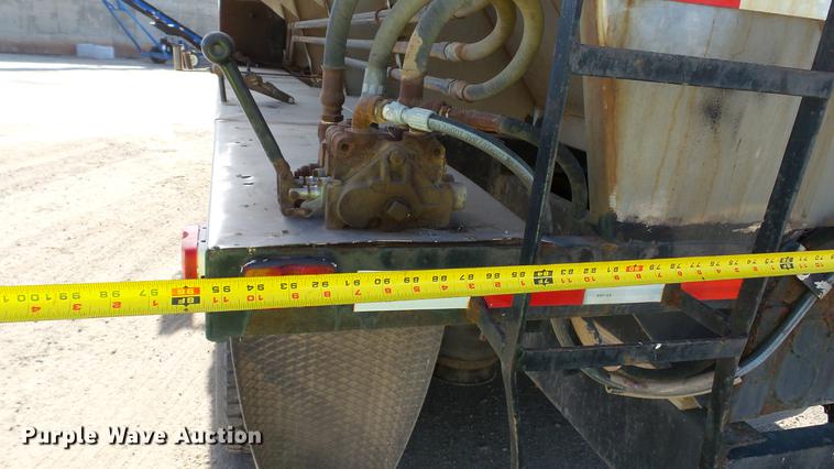 image for item DC1009 1996 Freightliner FLD tender truck