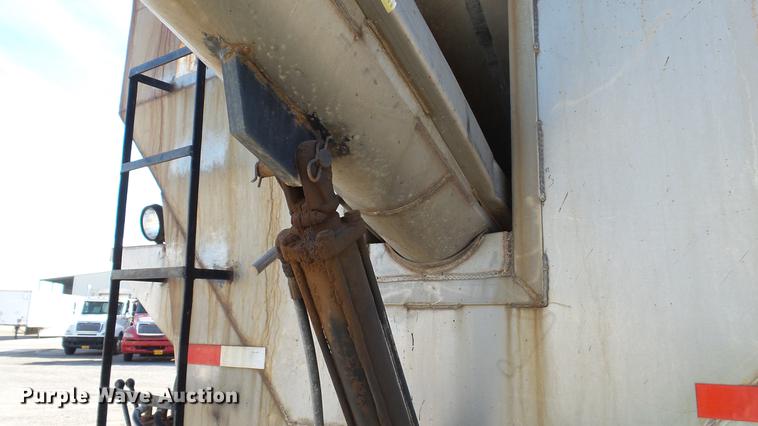 image for item DC1009 1996 Freightliner FLD tender truck