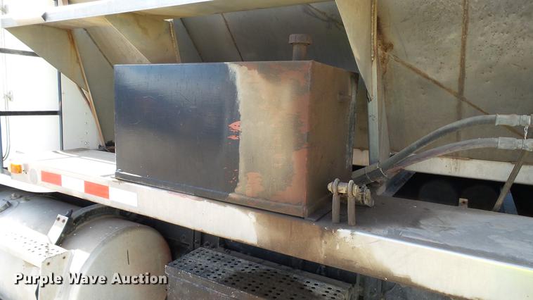 image for item DC1009 1996 Freightliner FLD tender truck