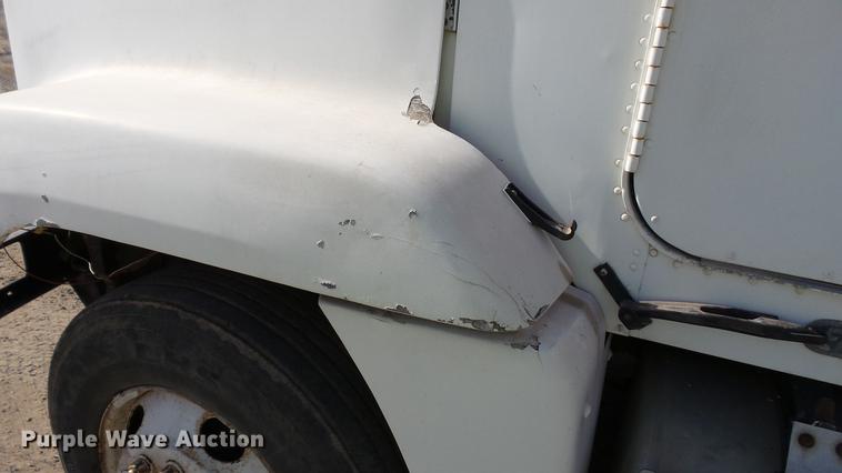 image for item DC1009 1996 Freightliner FLD tender truck