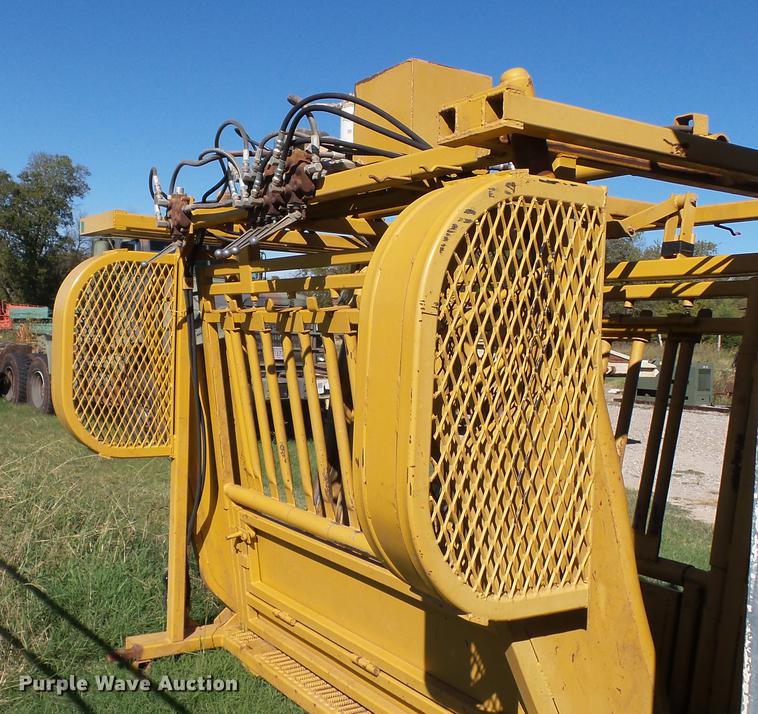 image for item DC1016 Circular Alleys squeeze chute
