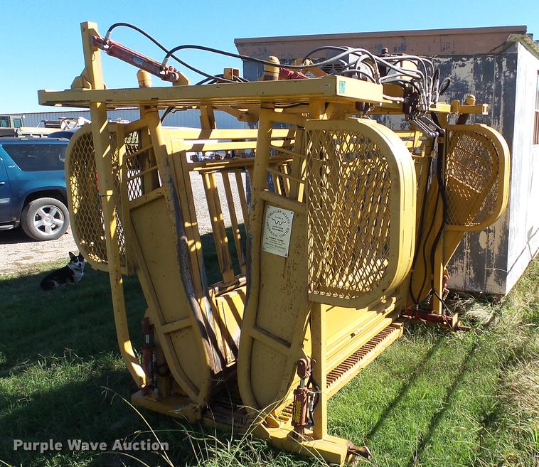 image for item DC1016 Circular Alleys squeeze chute