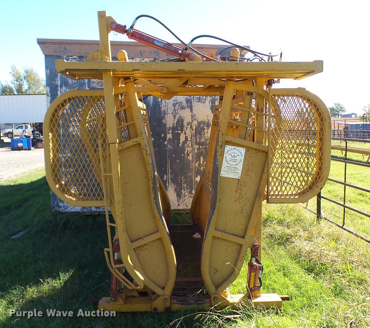 image for item DC1016 Circular Alleys squeeze chute