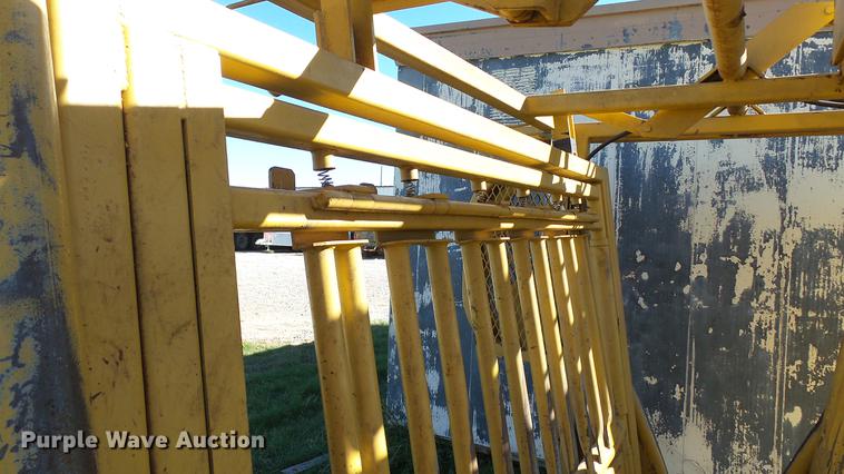 image for item DC1016 Circular Alleys squeeze chute