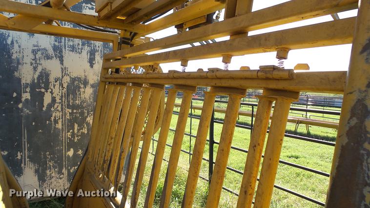 image for item DC1016 Circular Alleys squeeze chute