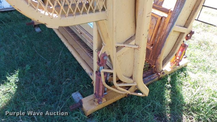 image for item DC1016 Circular Alleys squeeze chute