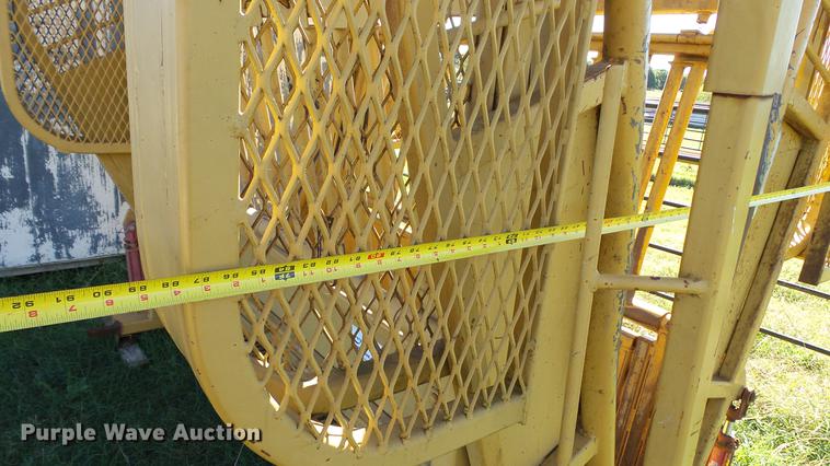 image for item DC1016 Circular Alleys squeeze chute