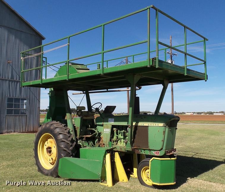 image for item DC1017 1972 John Deere 4000 tractor