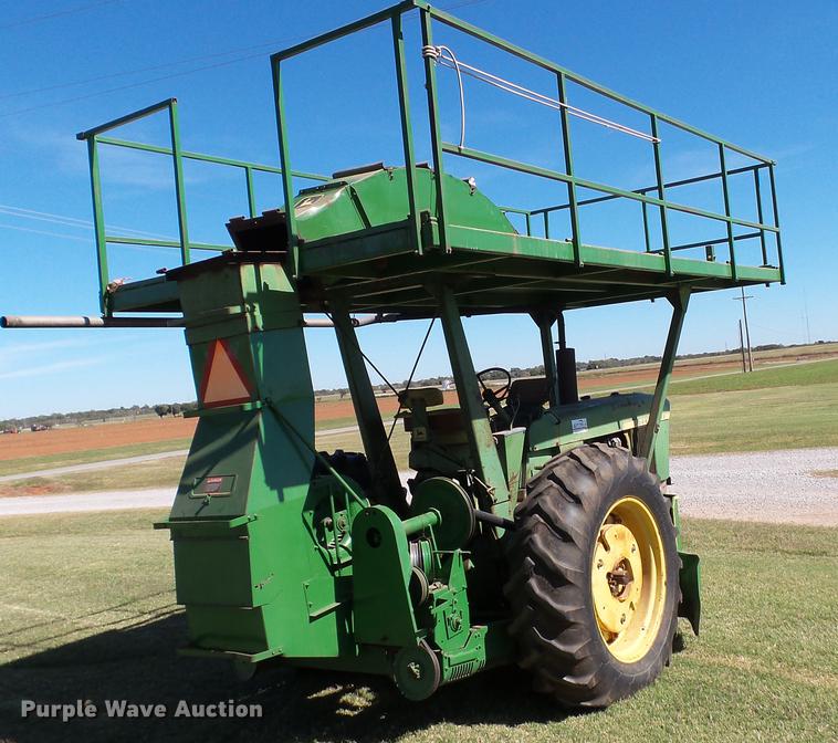 image for item DC1017 1972 John Deere 4000 tractor