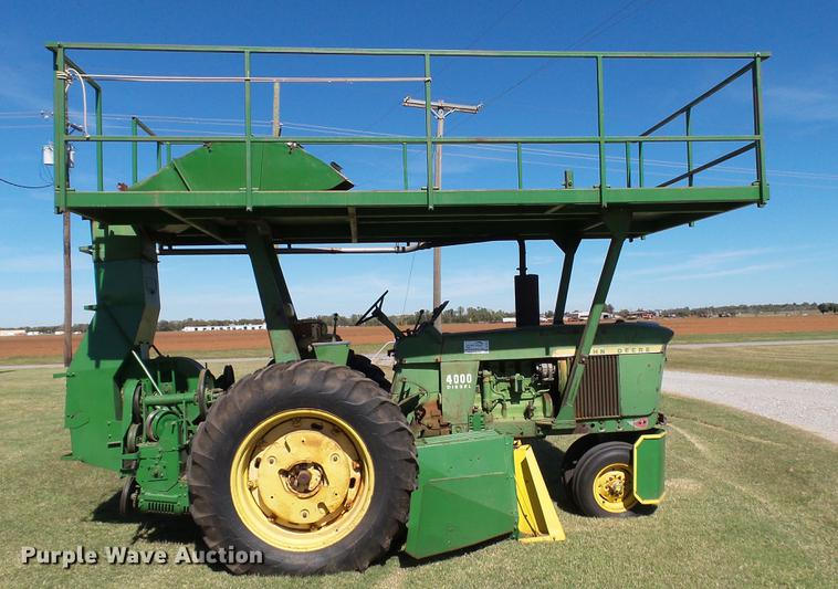 image for item DC1017 1972 John Deere 4000 tractor