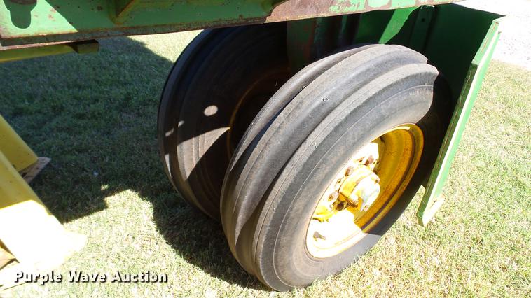 image for item DC1017 1972 John Deere 4000 tractor