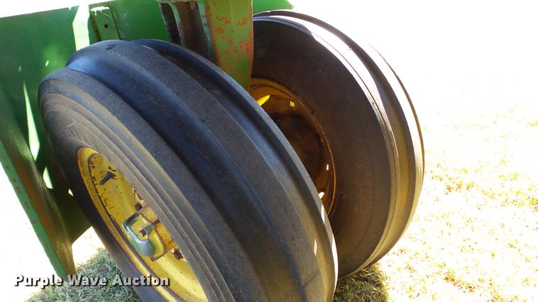 image for item DC1017 1972 John Deere 4000 tractor