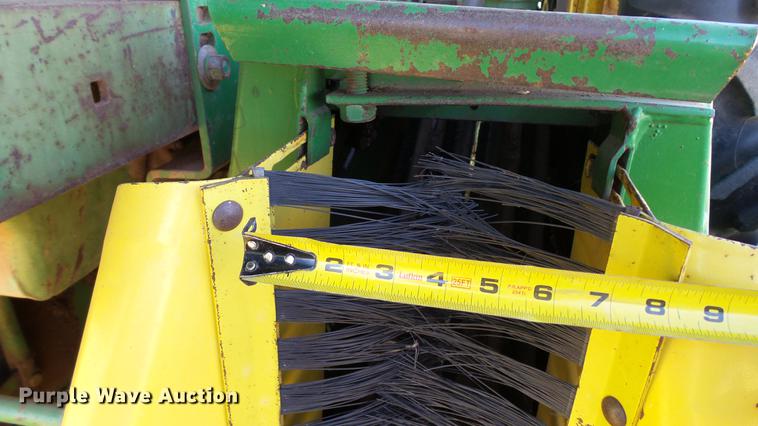 image for item DC1017 1972 John Deere 4000 tractor