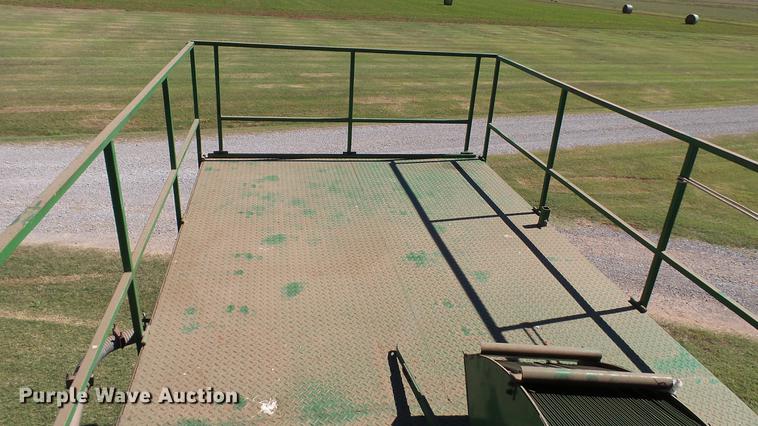 image for item DC1017 1972 John Deere 4000 tractor