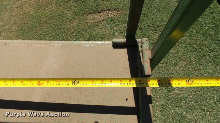 image for item DC1017 1972 John Deere 4000 tractor