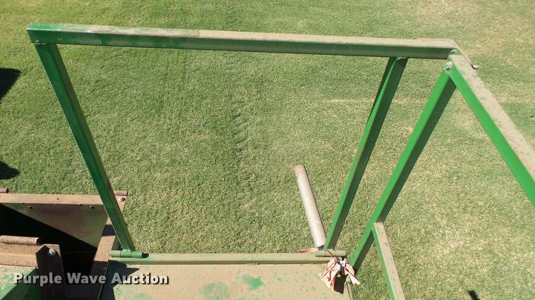 image for item DC1017 1972 John Deere 4000 tractor