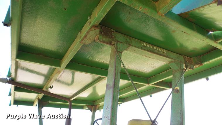 image for item DC1017 1972 John Deere 4000 tractor