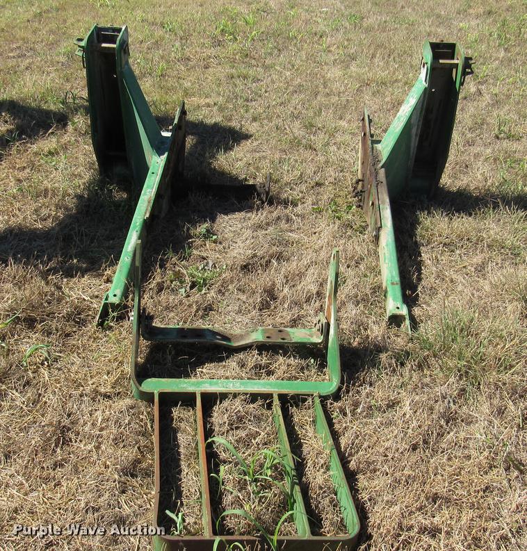 image for item DC2244 John Deere 280 loader