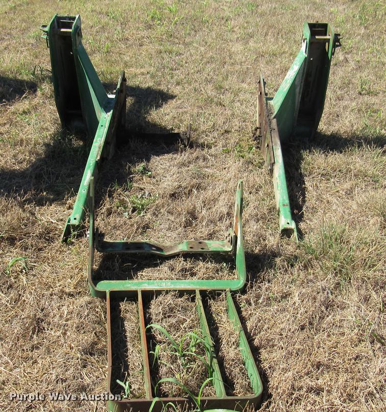 image for item DC2244 John Deere 280 loader