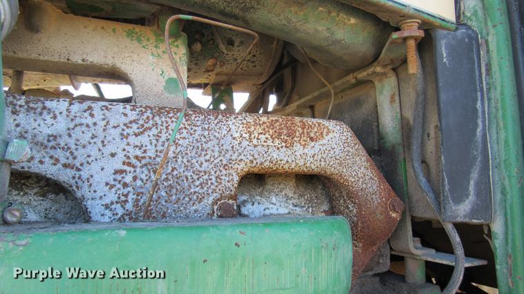 image for item DC2245 1982 John Deere 4440 tractor