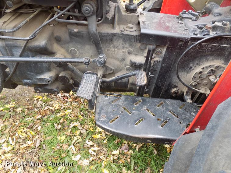 image for item DC4755 2000 Massey-Ferguson 231S tractor