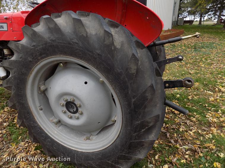 image for item DC4755 2000 Massey-Ferguson 231S tractor