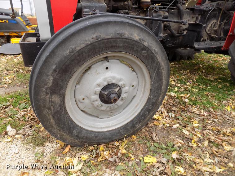 image for item DC4755 2000 Massey-Ferguson 231S tractor