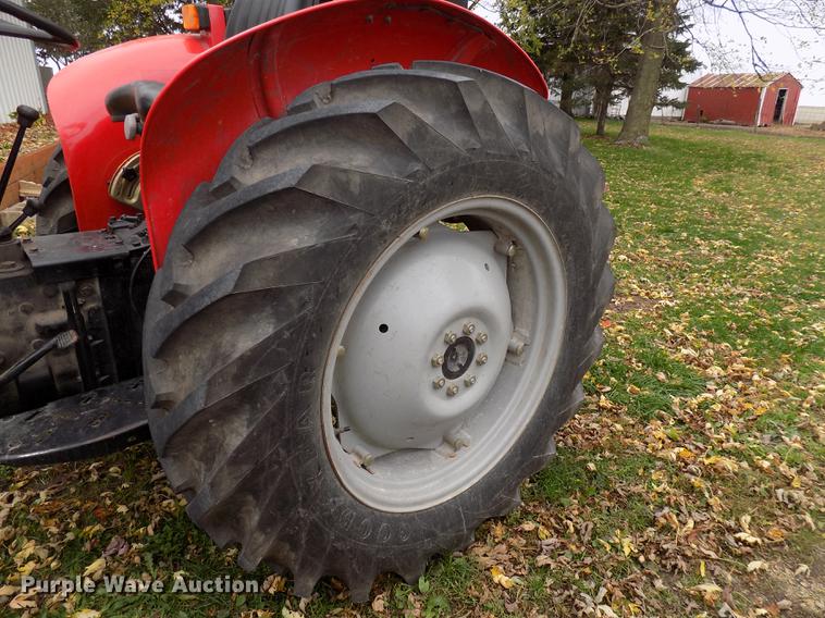 image for item DC4755 2000 Massey-Ferguson 231S tractor